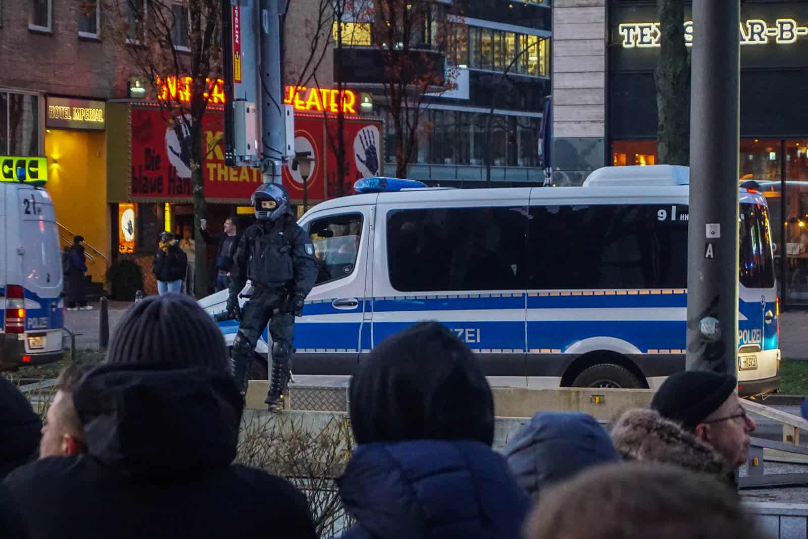 Duitse politie laat zich gelden bij Europese awayday Royal Antwerp in Hamburg