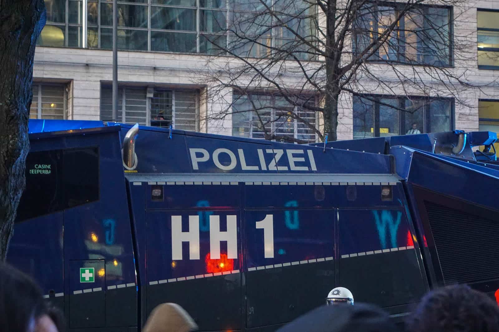Duitse politie laat zich gelden bij Europese awayday Royal Antwerp in Hamburg