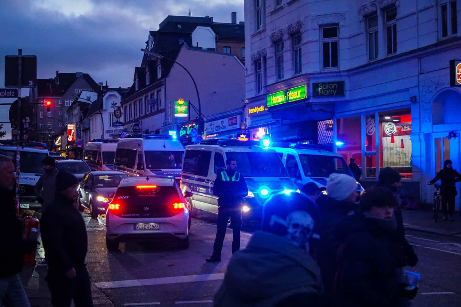 Duitse politie laat zich gelden bij Europese awayday Royal Antwerp in Hamburg