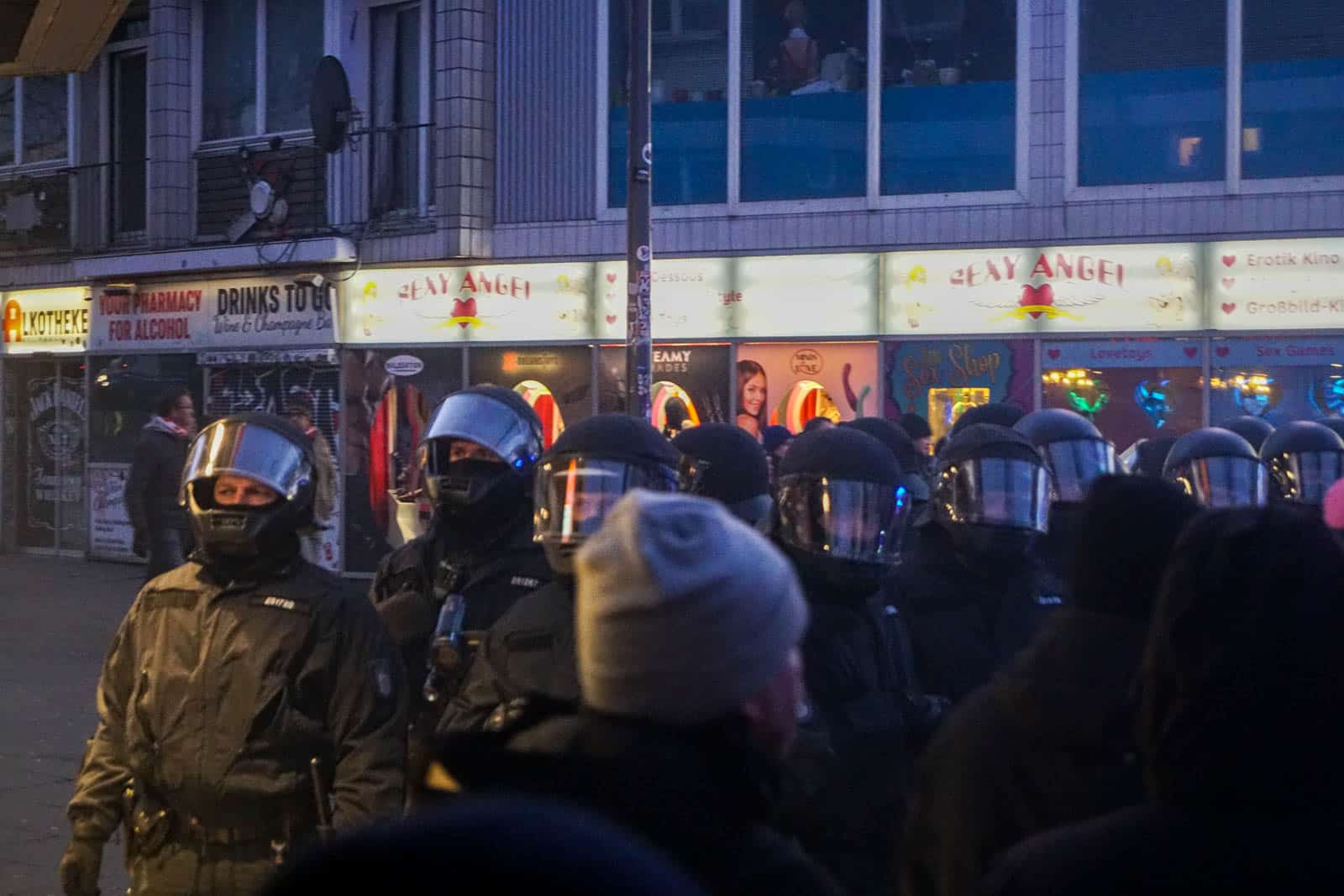 Duitse politie laat zich gelden bij Europese awayday Royal Antwerp in Hamburg