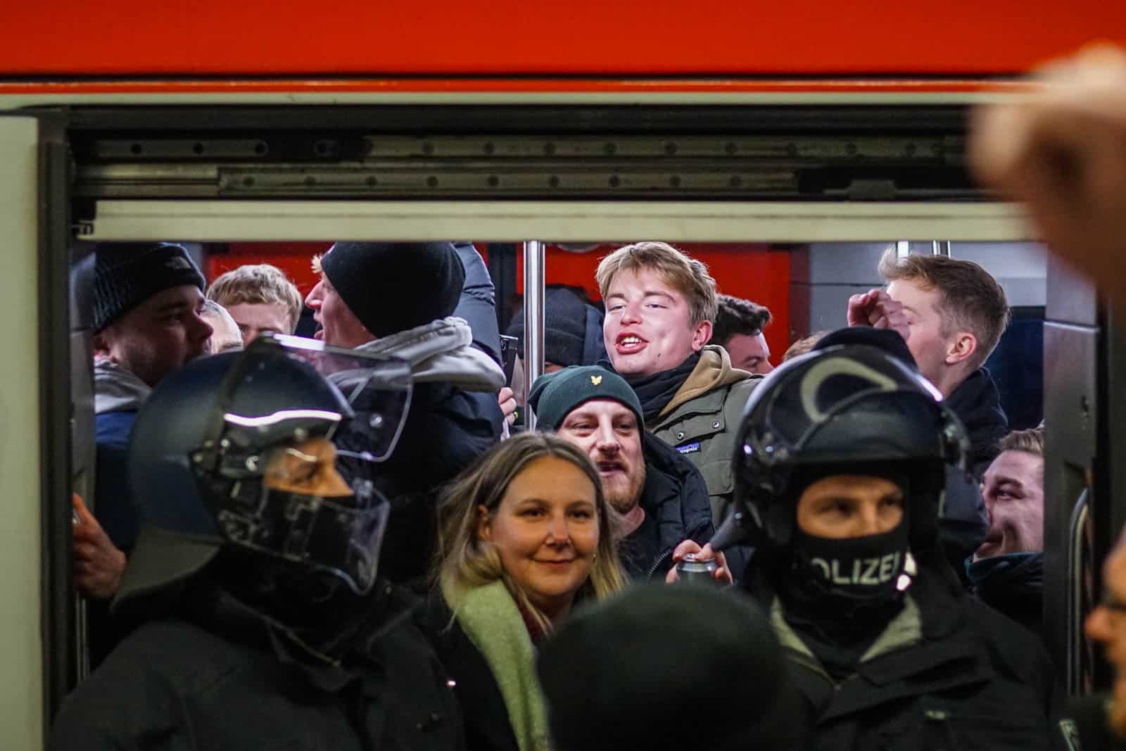 Duitse politie laat zich gelden bij Europese awayday Royal Antwerp in Hamburg