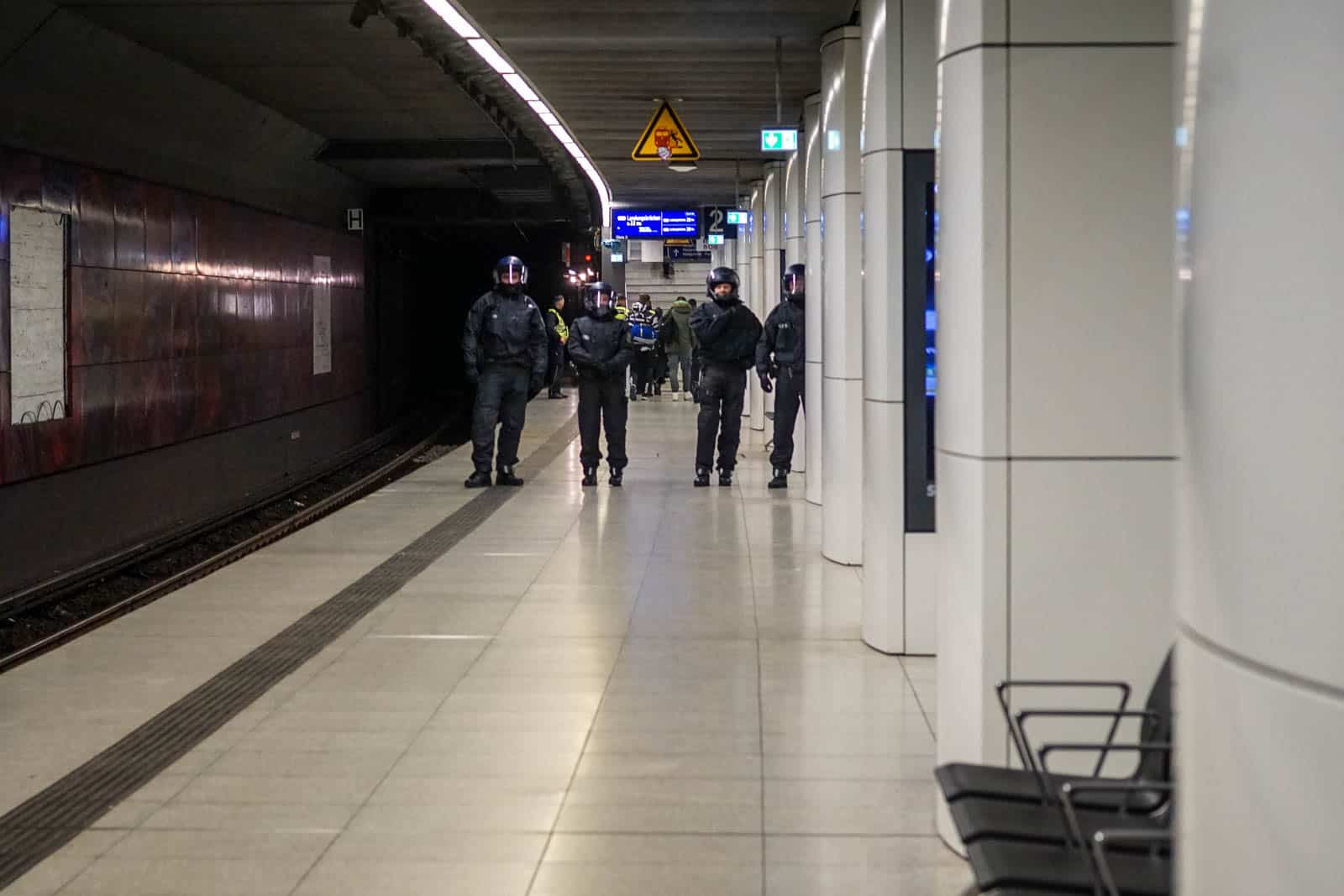 Duitse politie laat zich gelden bij Europese awayday Royal Antwerp in Hamburg