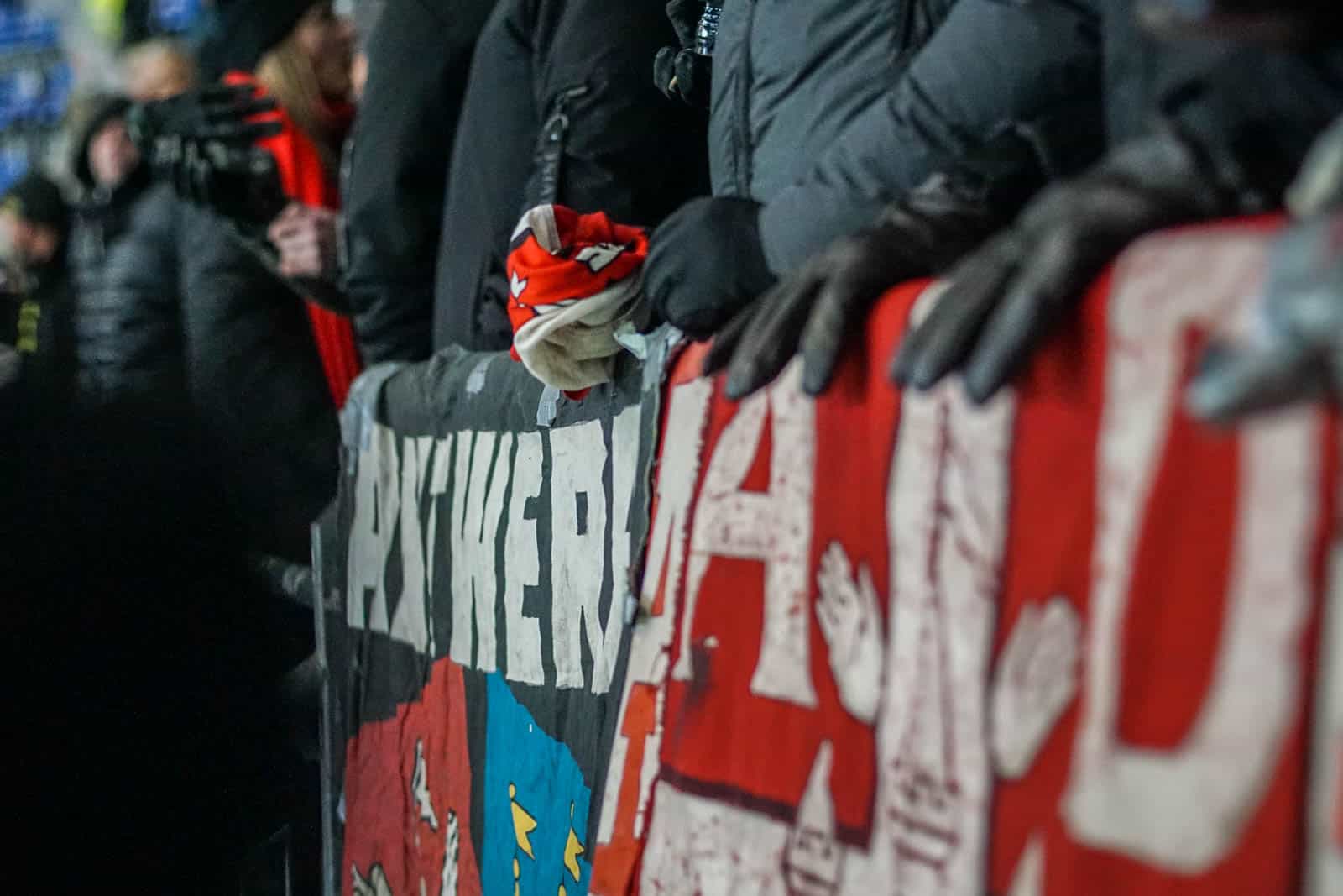 Duitse politie laat zich gelden bij Europese awayday Royal Antwerp in Hamburg