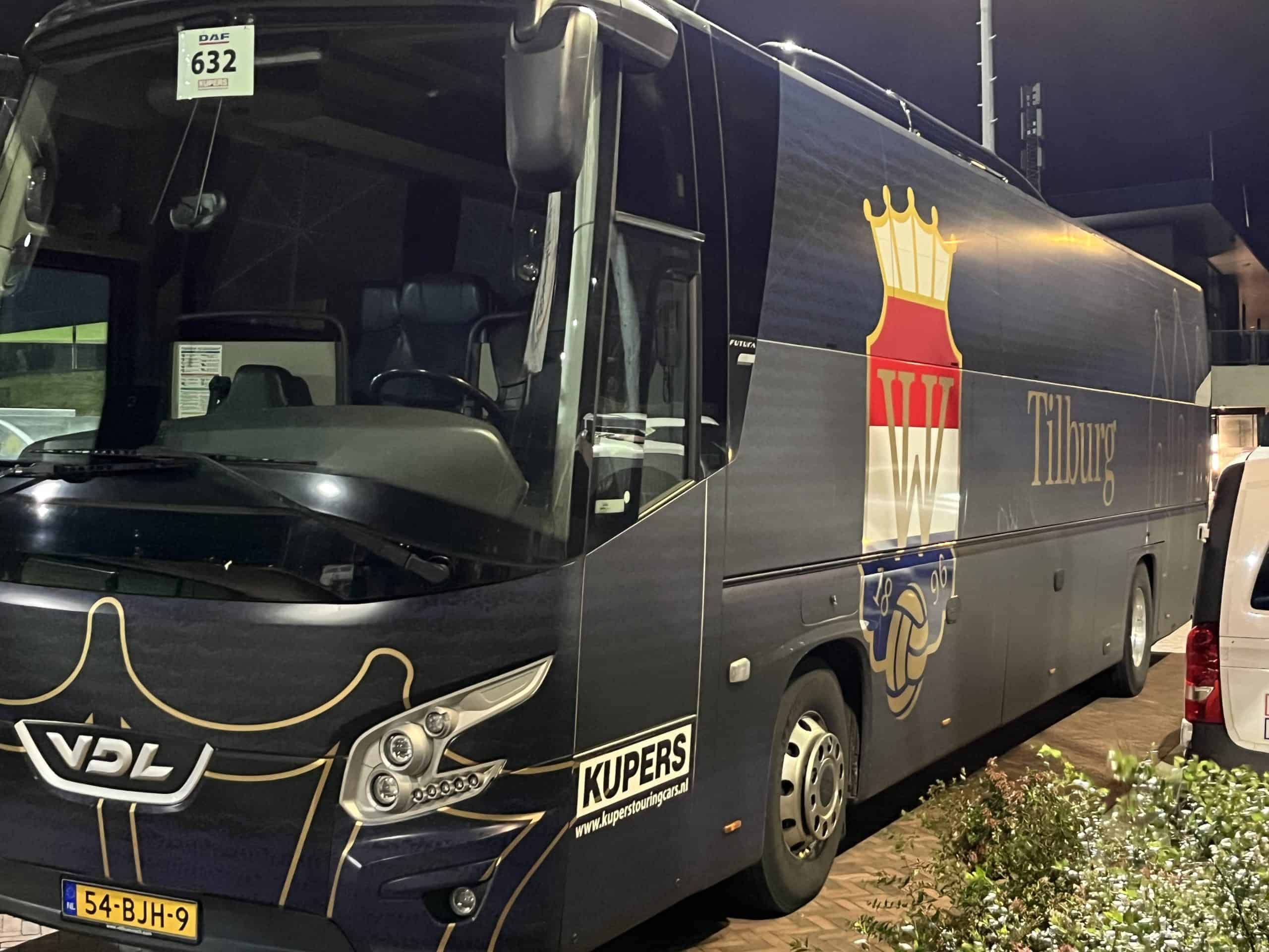 Willem II doorstaat de zwart-witte storm van SJC en bekert verder na een stormachtige avond
