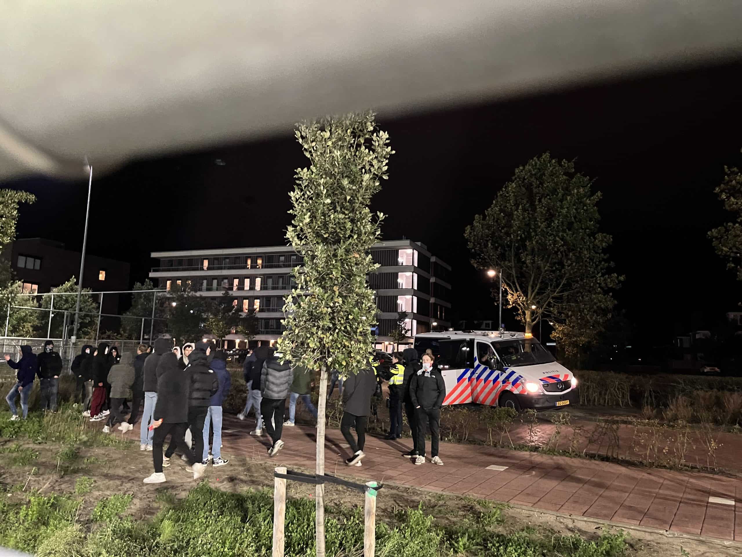 Willem II doorstaat de zwart-witte storm van SJC en bekert verder na een stormachtige avond