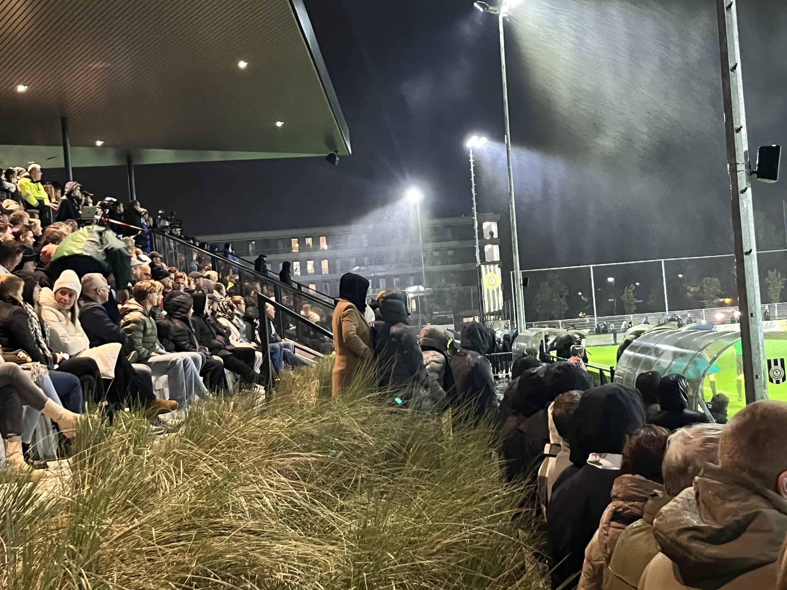 Willem II doorstaat de zwart-witte storm van SJC en bekert verder na een stormachtige avond
