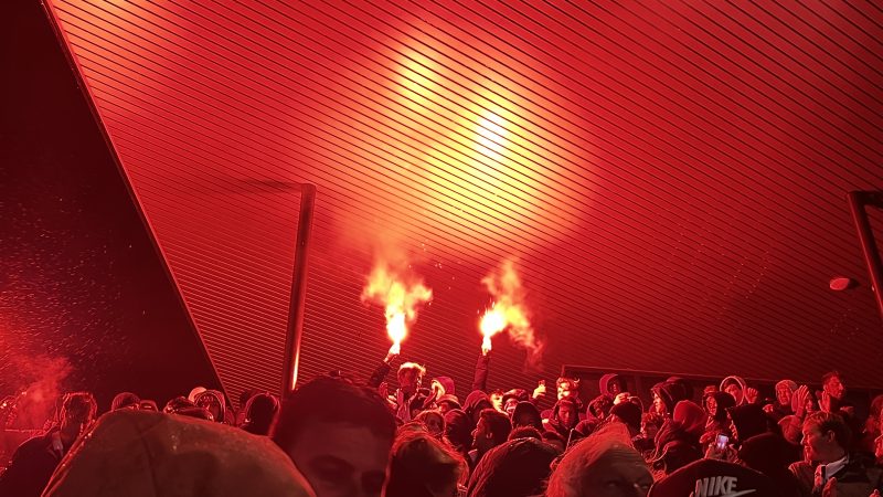 Willem II doorstaat de zwart-witte storm van SJC en bekert verder na een stormachtige avond