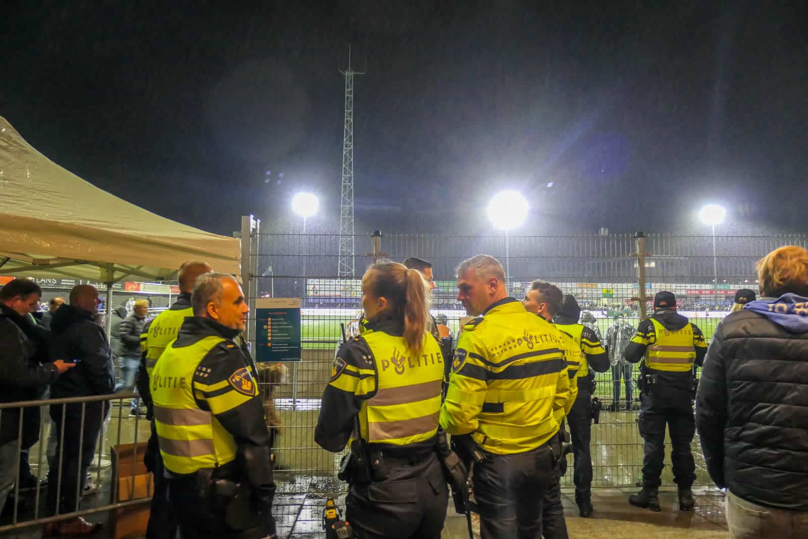 Stormachtige avond in de bollenstreek bij VV Noordwijk – ADO