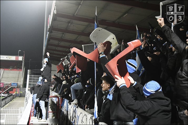 Geniale actie van Brigata Tifosi van De Graafschap bij TOP Oss