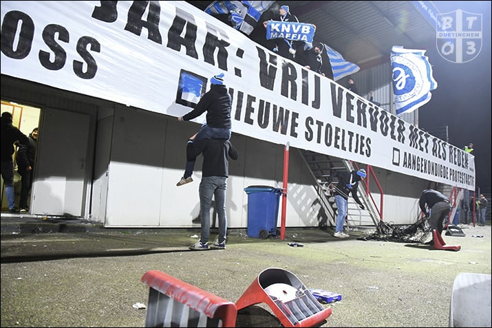 Geniale actie van Brigata Tifosi van De Graafschap bij TOP Oss