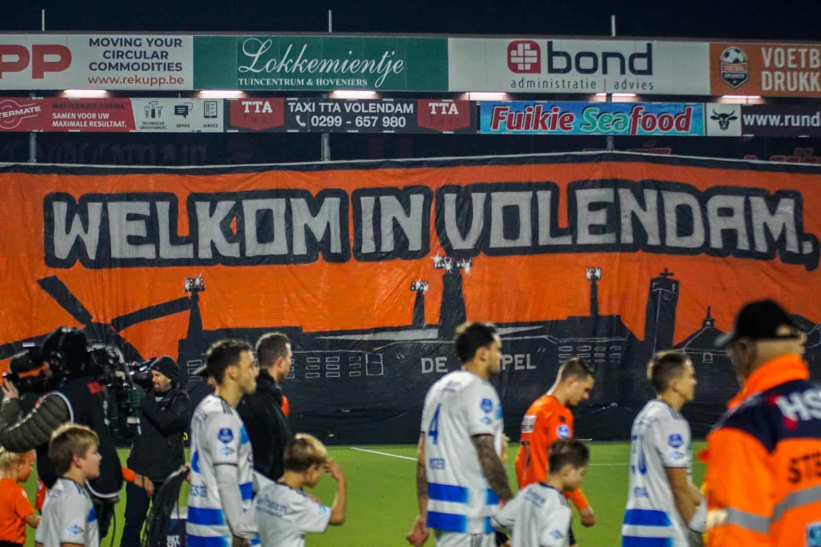Ultras Volendam zijn het enige hoogtepunt op deprimerende avond tegen PEC