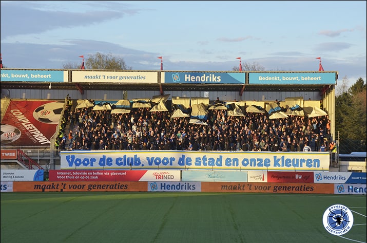 Geniale actie van Brigata Tifosi van De Graafschap bij TOP Oss