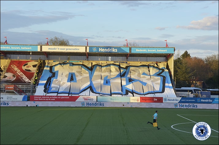 Geniale actie van Brigata Tifosi van De Graafschap bij TOP Oss
