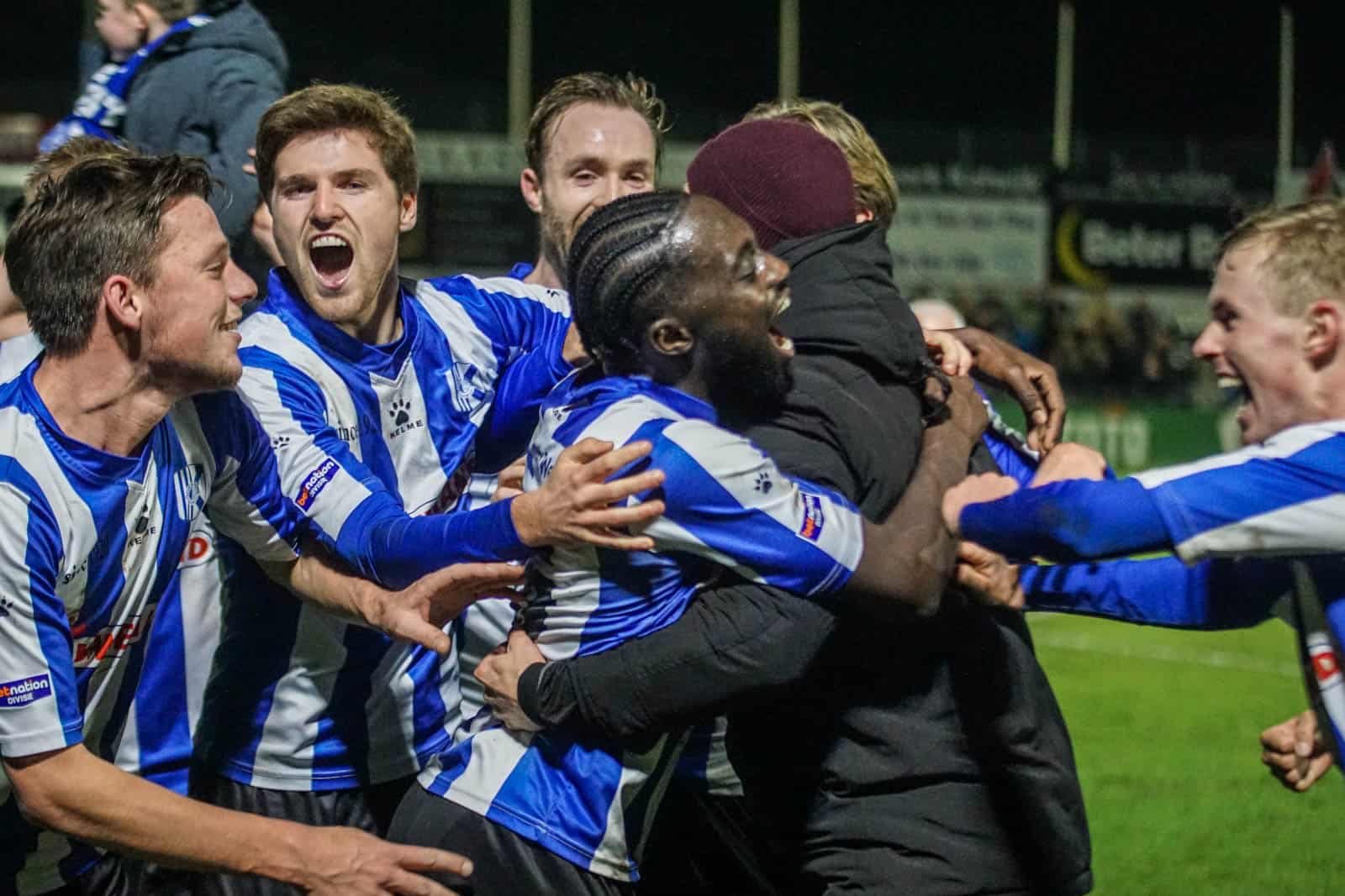 Flitsende avond in Katwijk Zuid: Quick Boys pakt uit!