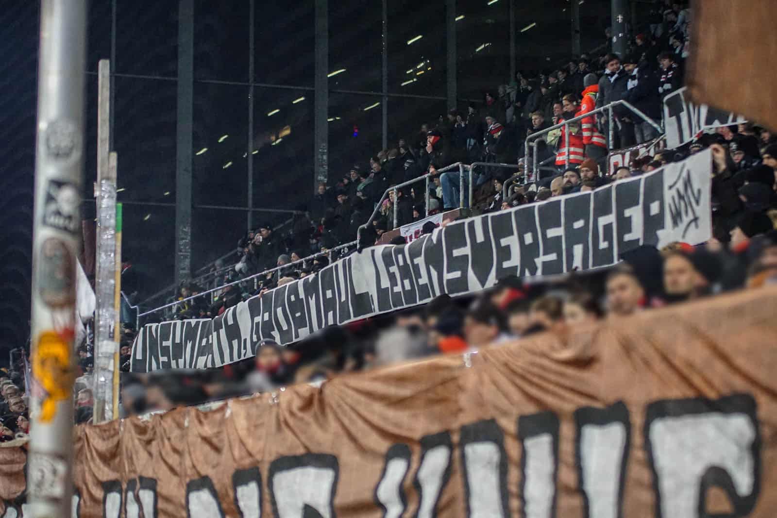 Pyroshows in de sneeuw; bijzondere avond bij derby Sankt Pauli – HSV