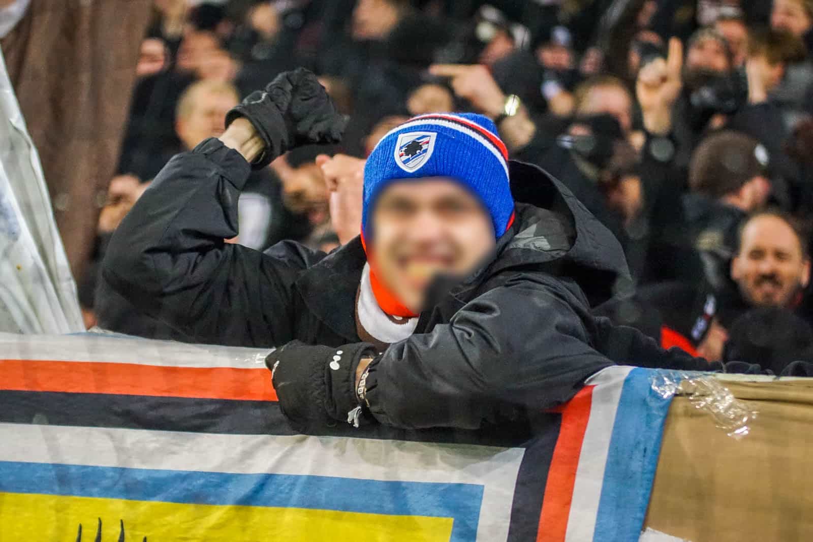 Pyroshows in de sneeuw; bijzondere avond bij derby Sankt Pauli – HSV