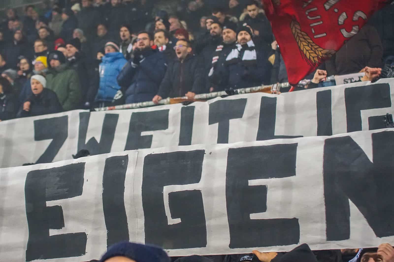 Pyroshows in de sneeuw; bijzondere avond bij derby Sankt Pauli – HSV