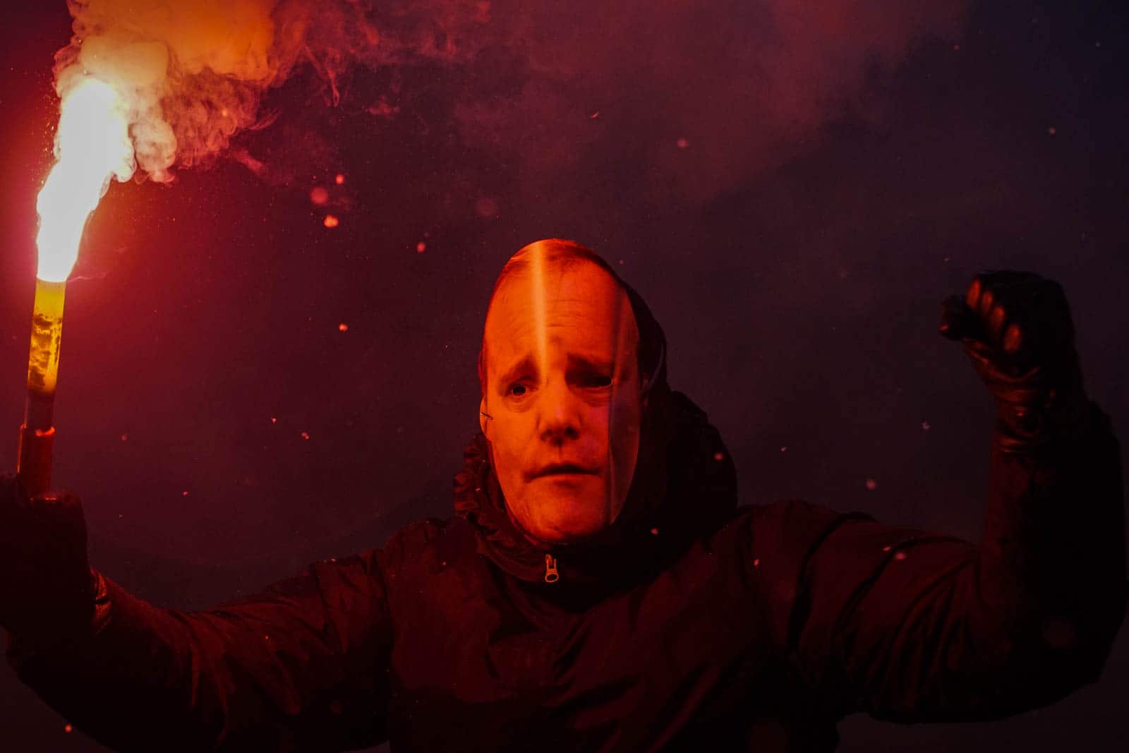 Pyroshows in de sneeuw; bijzondere avond bij derby Sankt Pauli – HSV