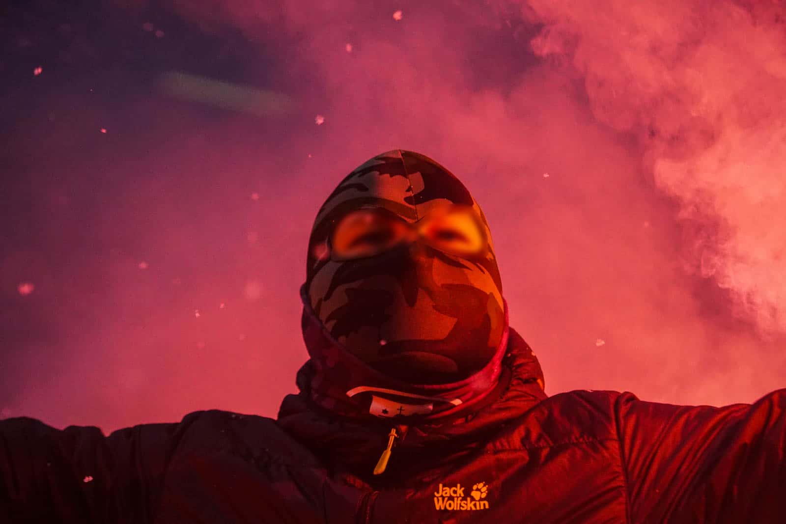 Pyroshows in de sneeuw; bijzondere avond bij derby Sankt Pauli – HSV