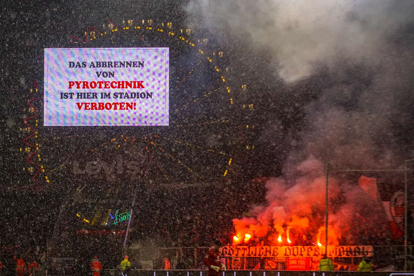 Pyroshows in de sneeuw; bijzondere avond bij derby Sankt Pauli – HSV