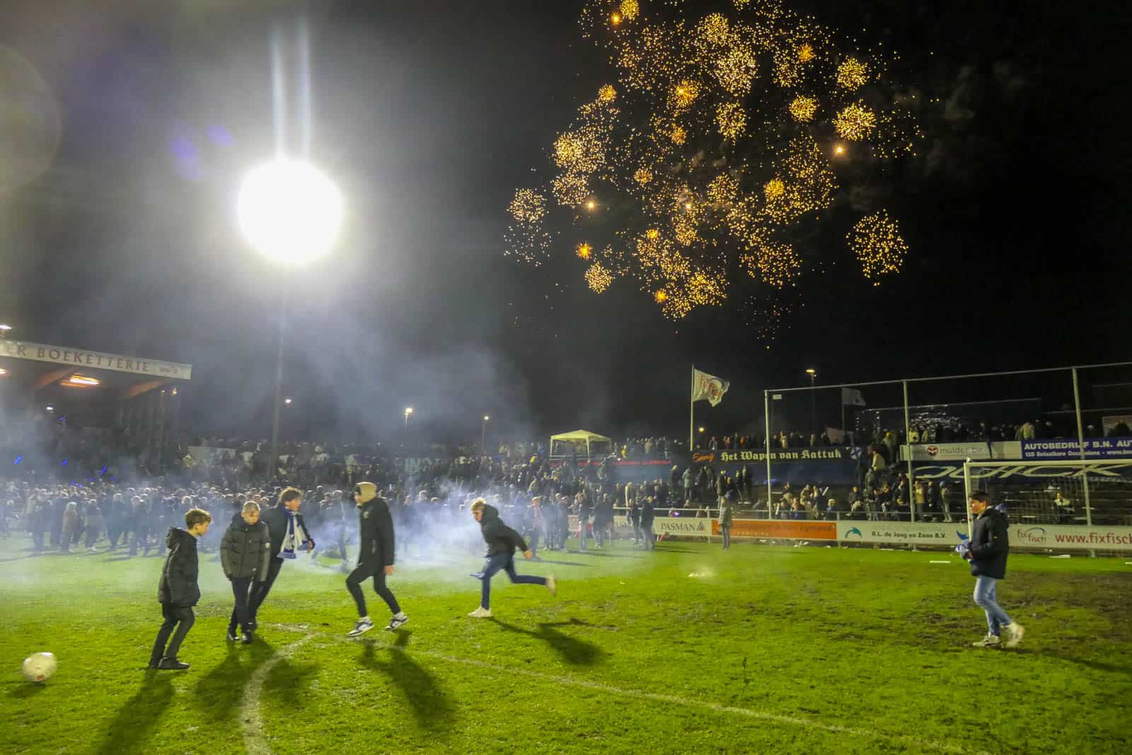 Flitsende avond in Katwijk Zuid: Quick Boys pakt uit!