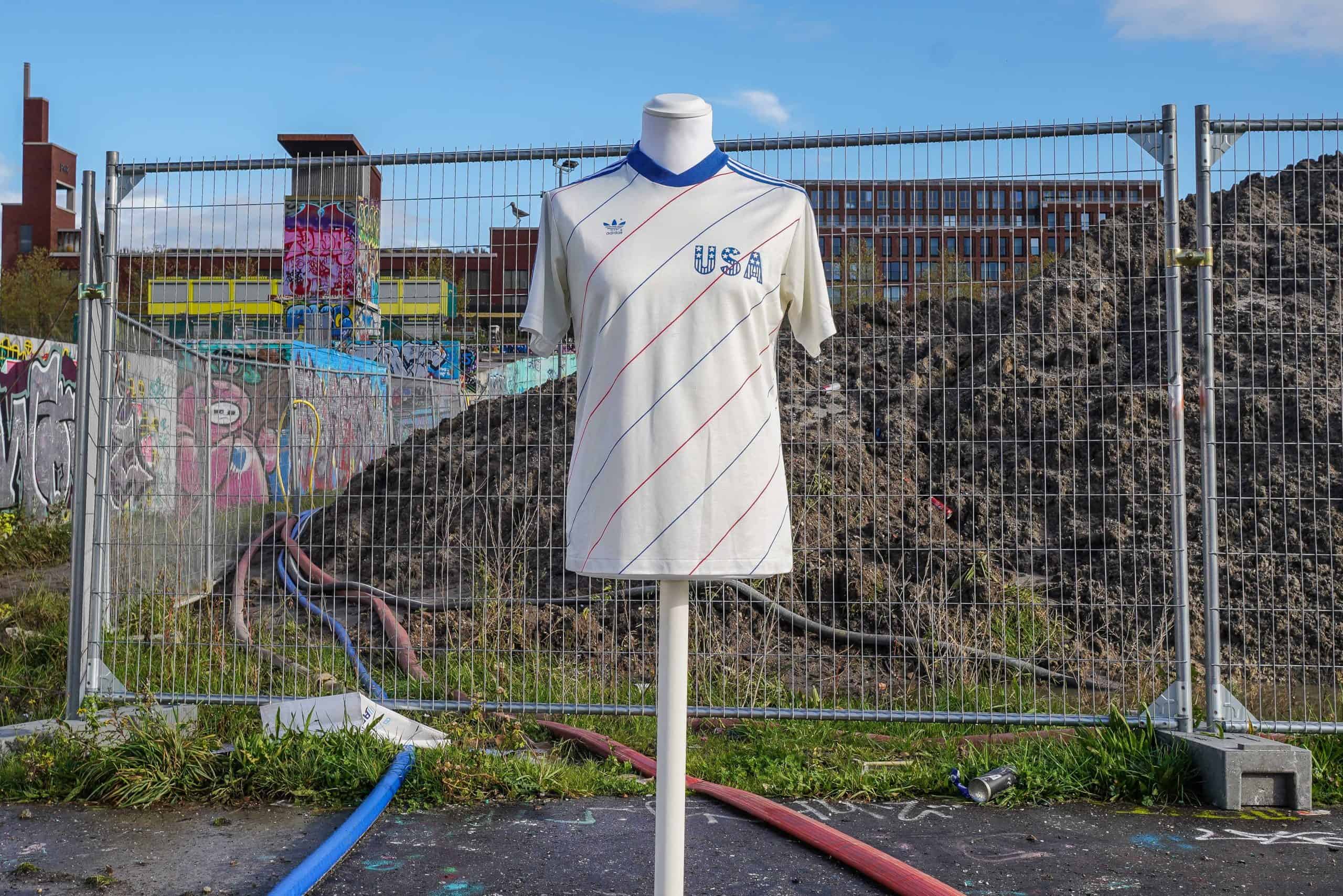 Voetbalshirt verzameling van Joost 12