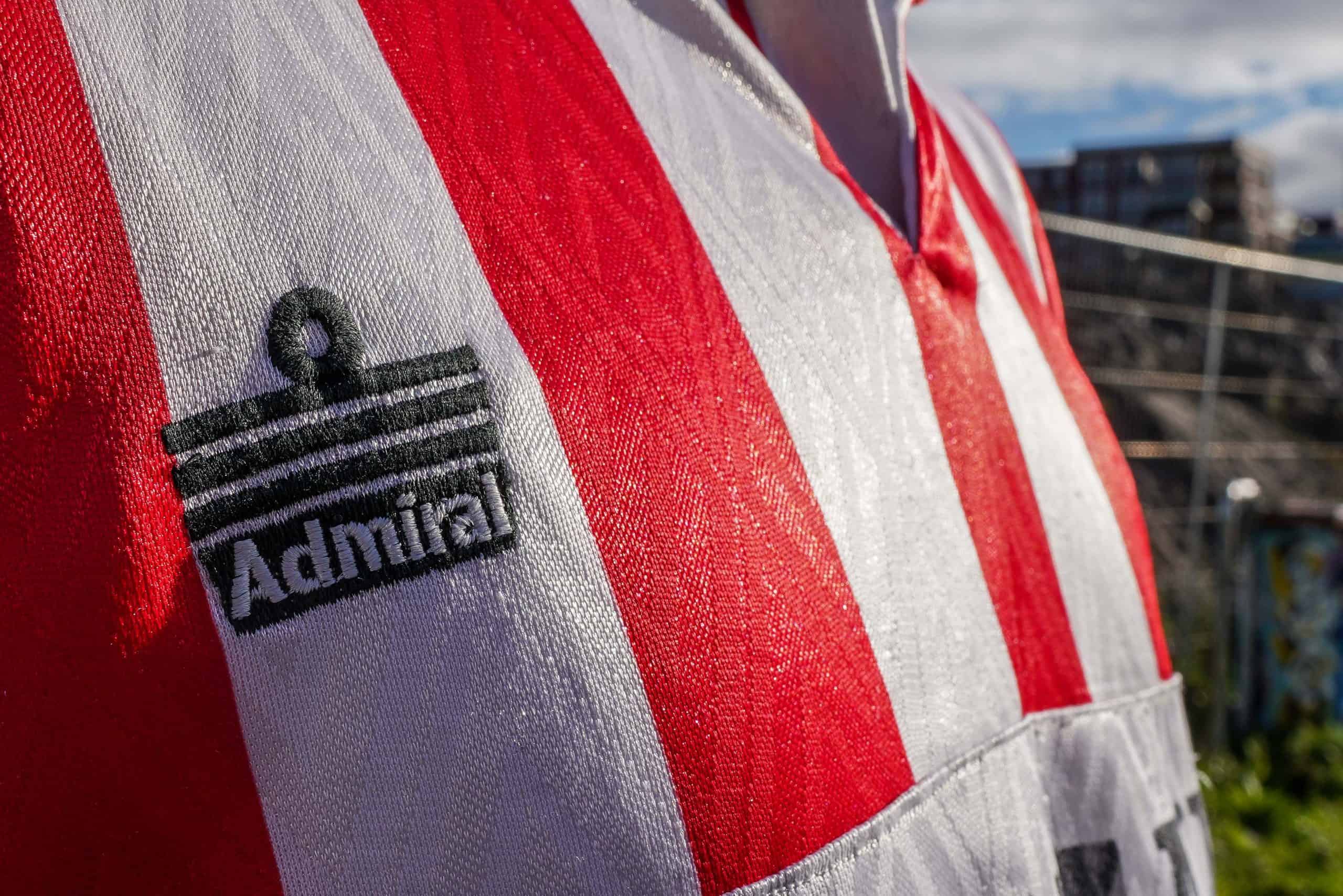 Voetbalshirt verzameling van Joost 20