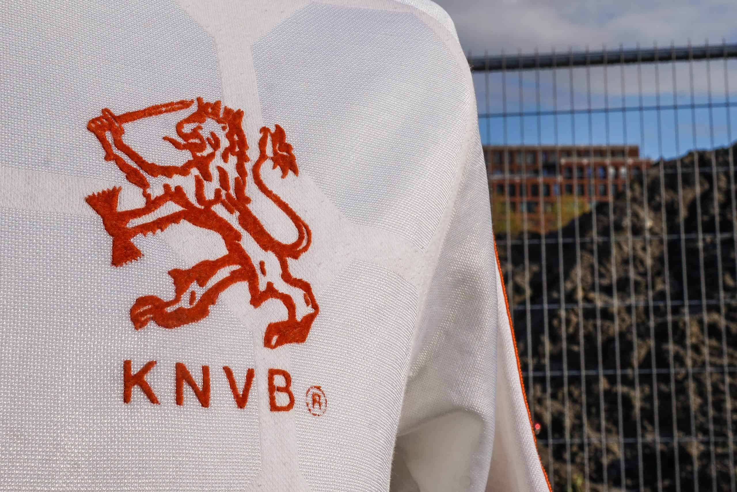 Voetbalshirt verzameling van Joost 21