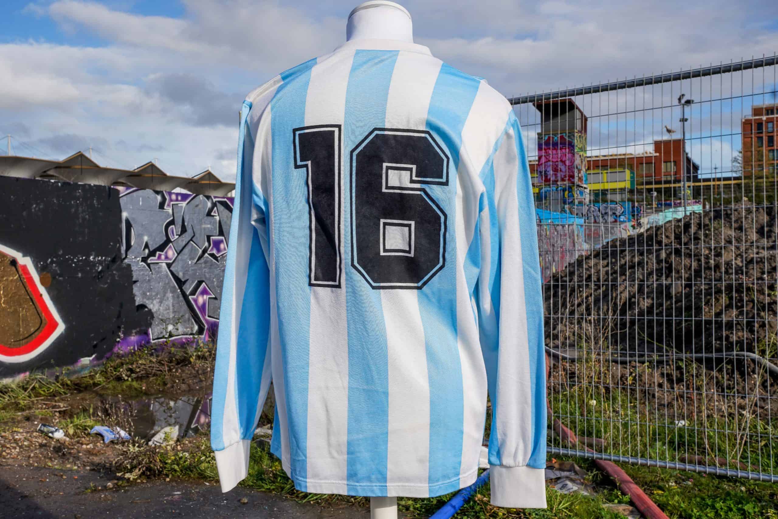 Voetbalshirt verzameling van Joost 29