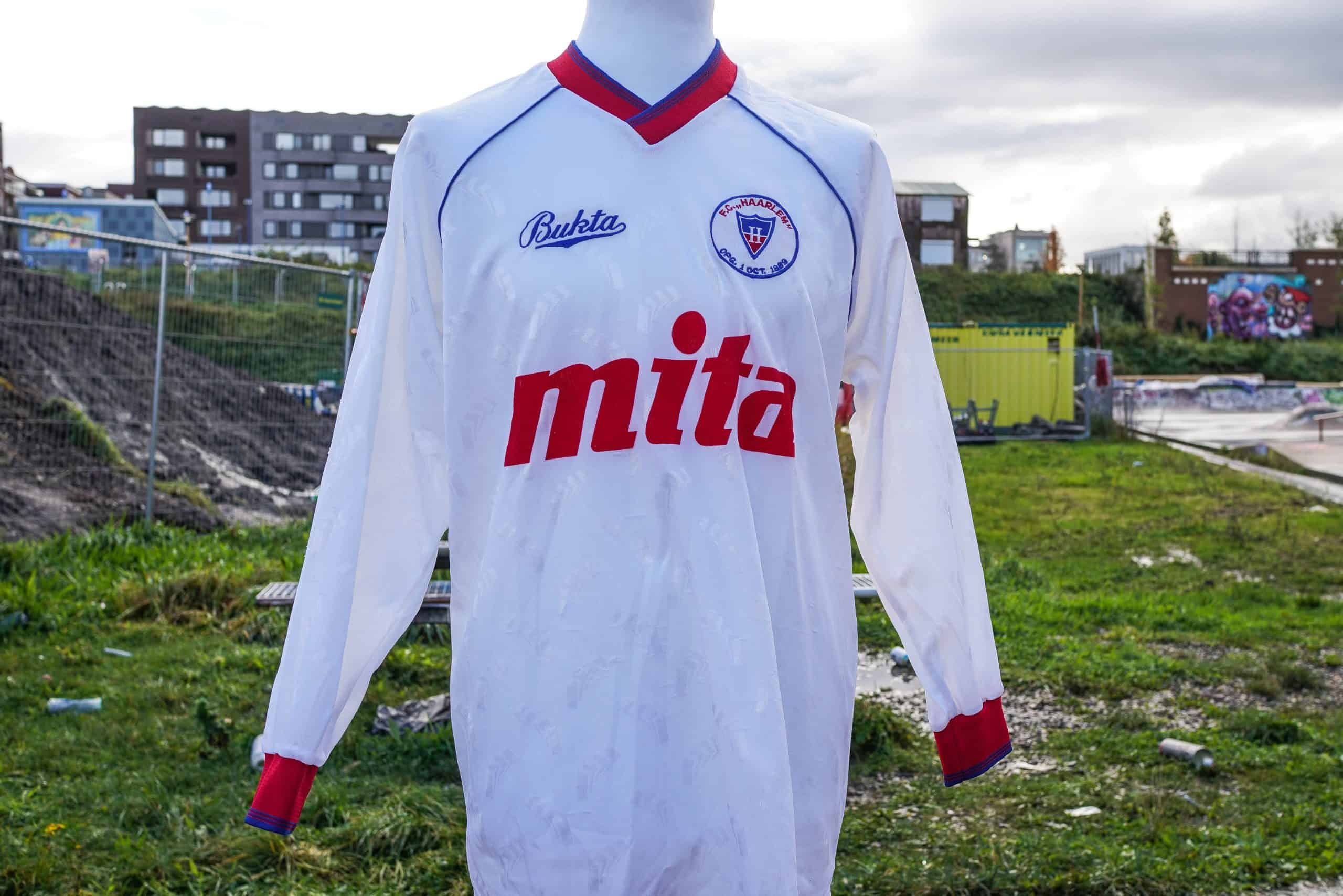 Voetbalshirt verzameling van Joost 36