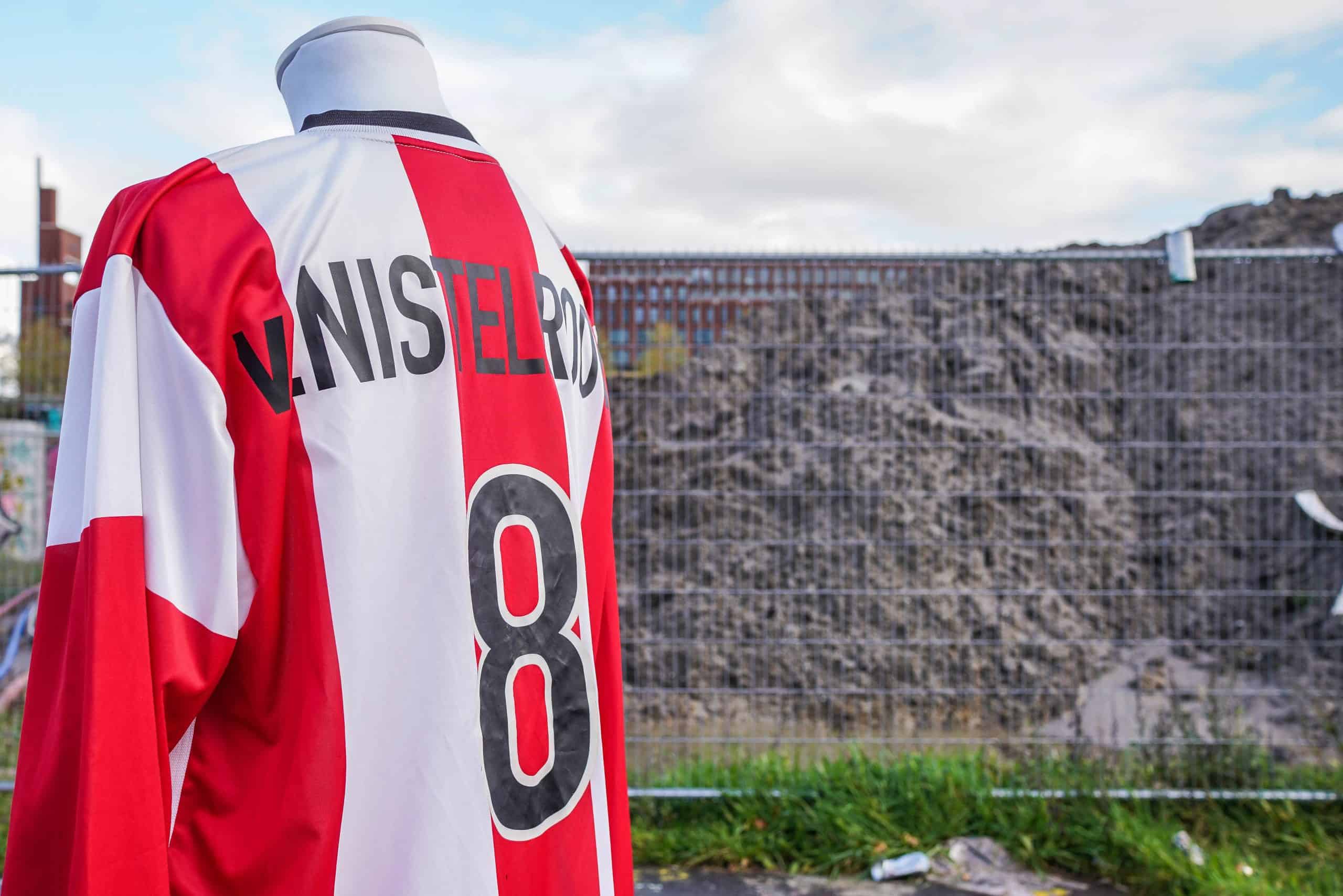 Voetbalshirt verzameling van Joost 43