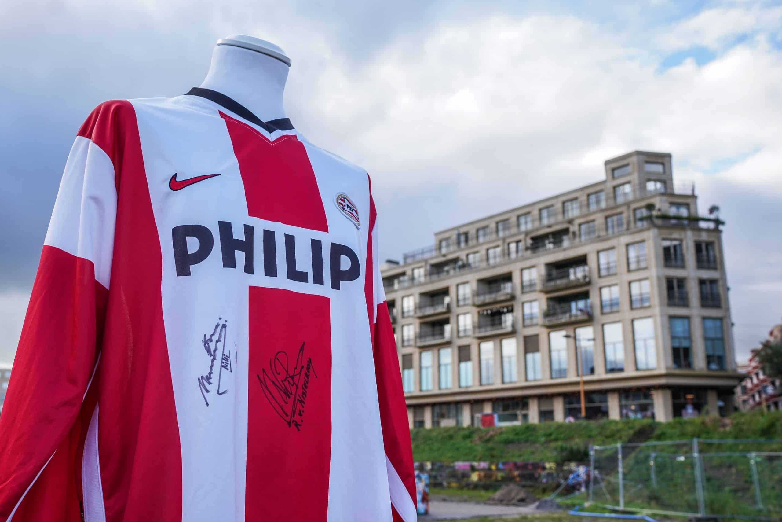 Voetbalshirt verzameling van Joost 44