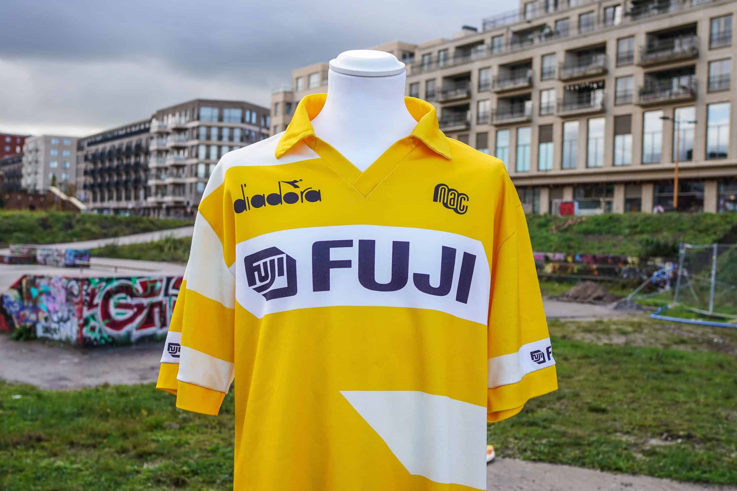 Voetbalshirt verzameling van Joost 46