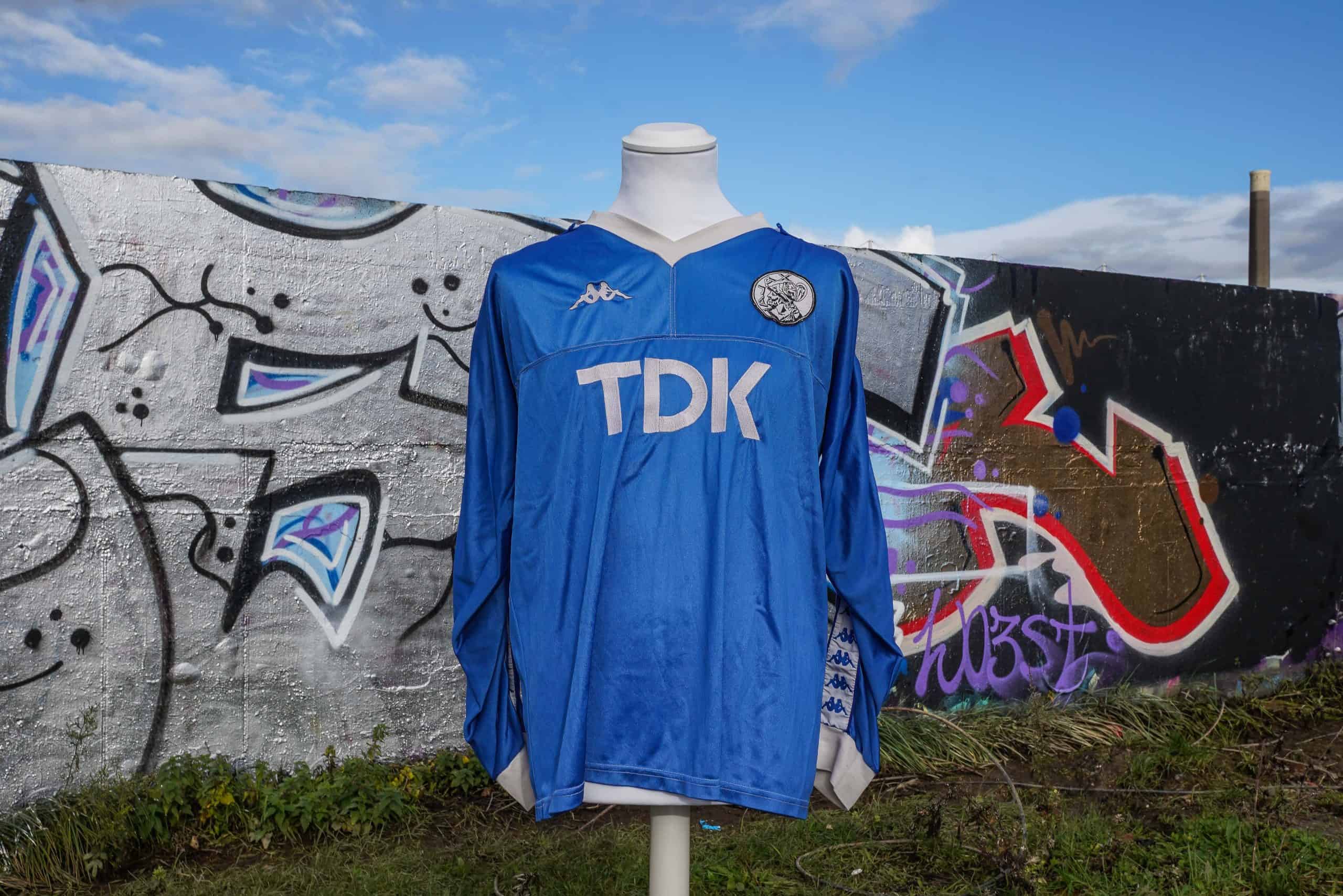 Voetbalshirt verzameling van Joost 5