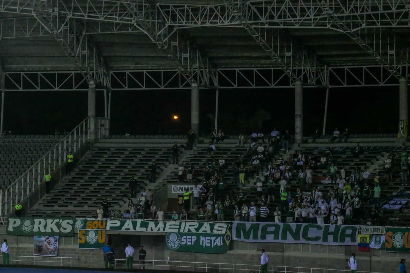 Trots overheerst bij supporters Deportivo Pereira na groot verlies in historische kwartfinale