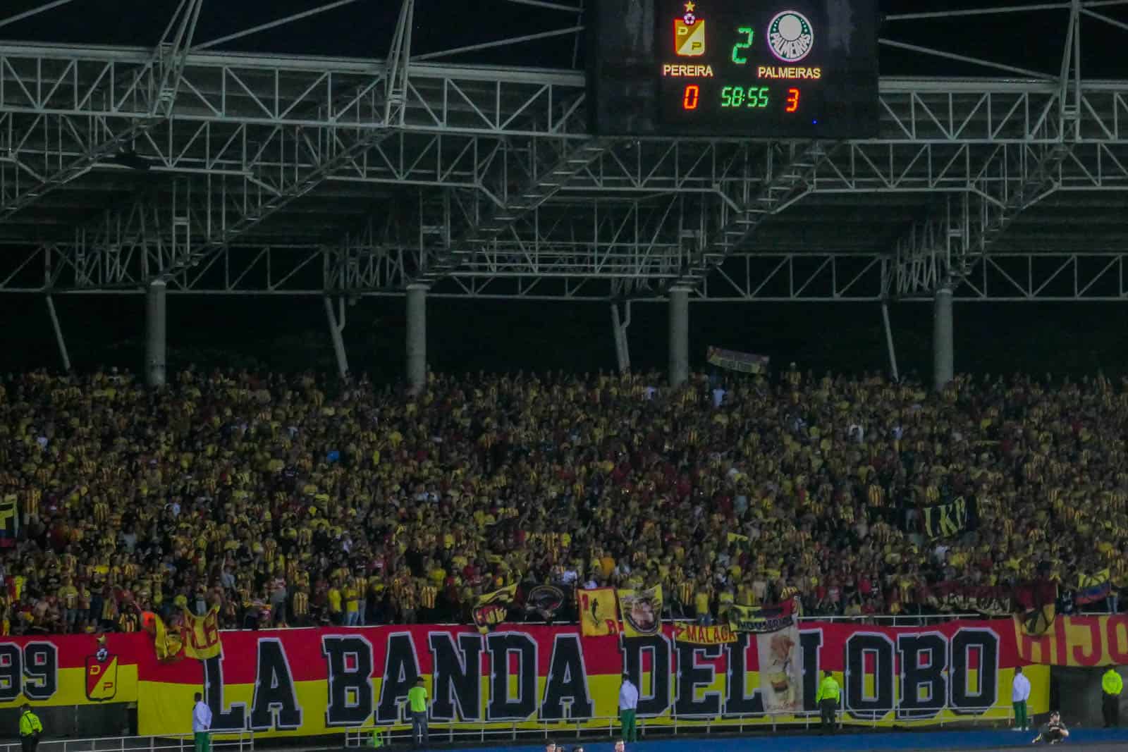 Trots overheerst bij supporters Deportivo Pereira na groot verlies in historische kwartfinale