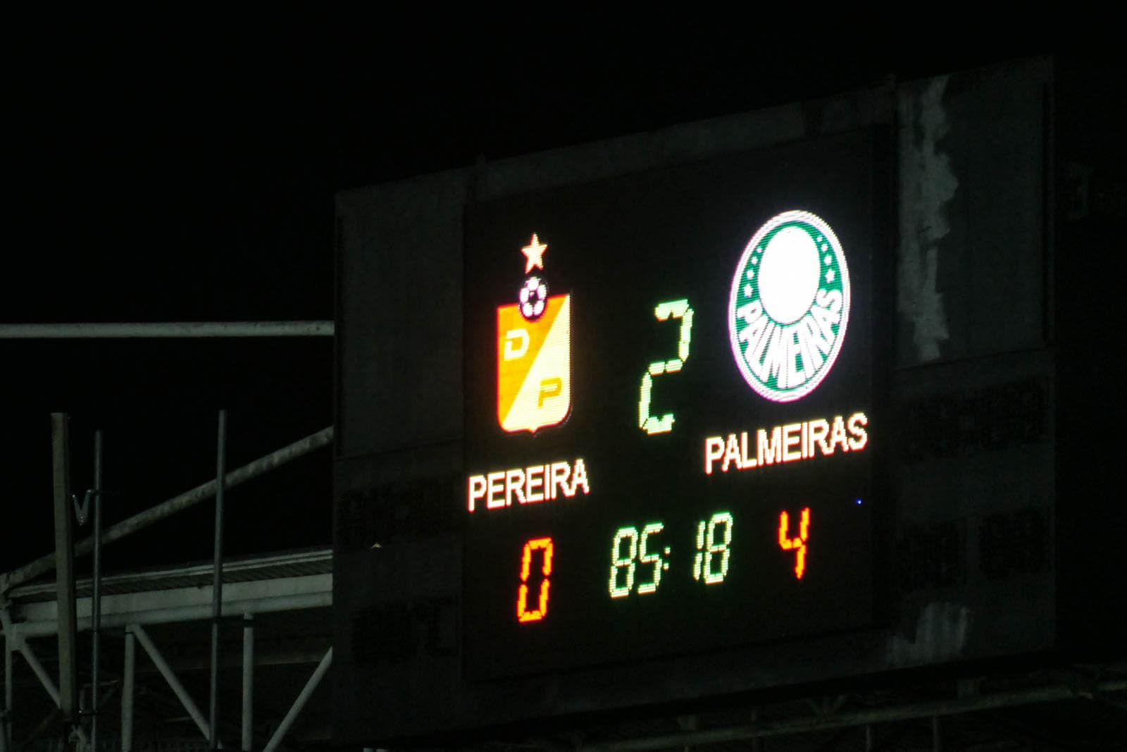 Trots overheerst bij supporters Deportivo Pereira na groot verlies in historische kwartfinale