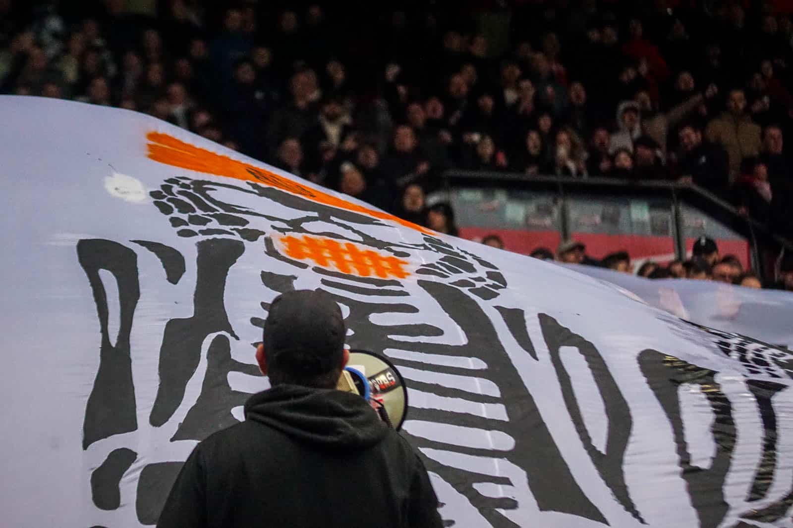 Groot pyrofestijn in de Domstad: 5-jarig bestaan van Utrecht Ultras!