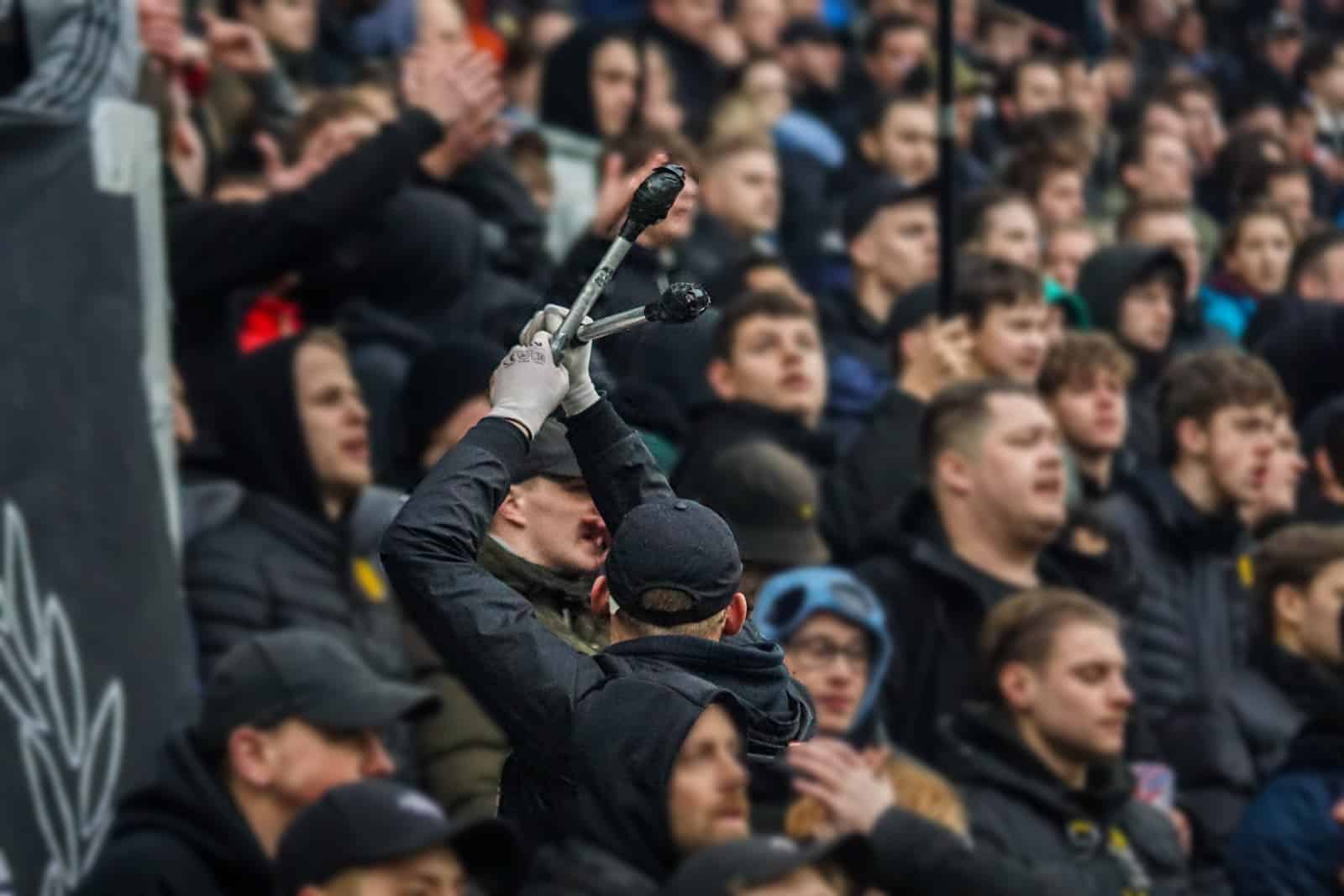 Groot pyrofestijn in de Domstad: 5-jarig bestaan van Utrecht Ultras!