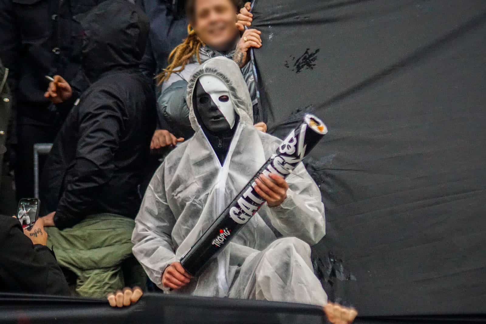Groot pyrofestijn in de Domstad: 5-jarig bestaan van Utrecht Ultras!