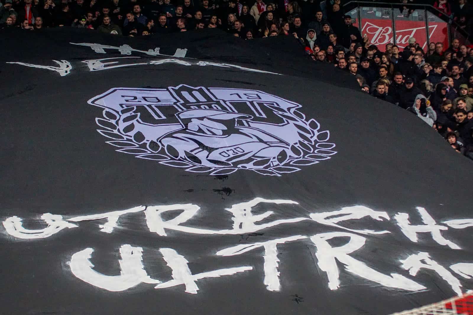 Groot pyrofestijn in de Domstad: 5-jarig bestaan van Utrecht Ultras!