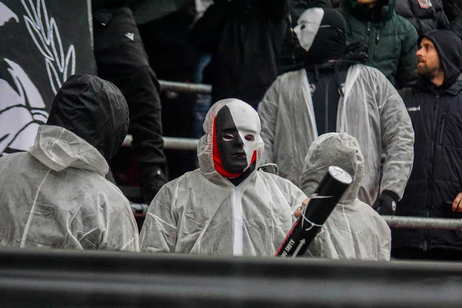 Groot pyrofestijn in de Domstad: 5-jarig bestaan van Utrecht Ultras!