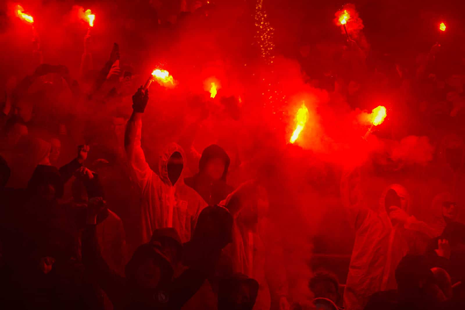 Groot pyrofestijn in de Domstad: 5-jarig bestaan van Utrecht Ultras!