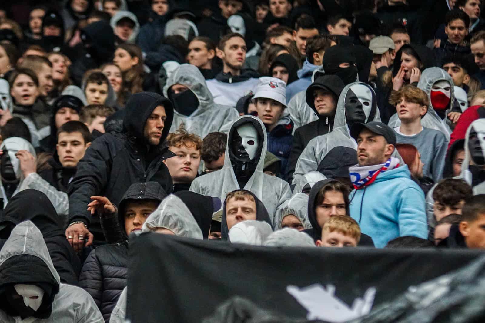 Groot pyrofestijn in de Domstad: 5-jarig bestaan van Utrecht Ultras!