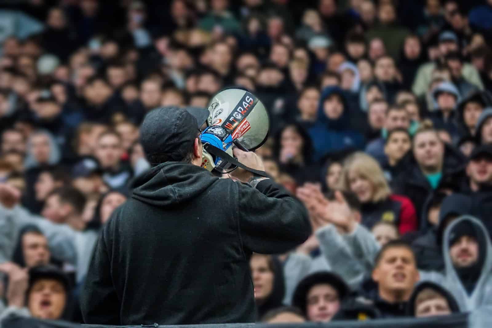 Groot pyrofestijn in de Domstad: 5-jarig bestaan van Utrecht Ultras!