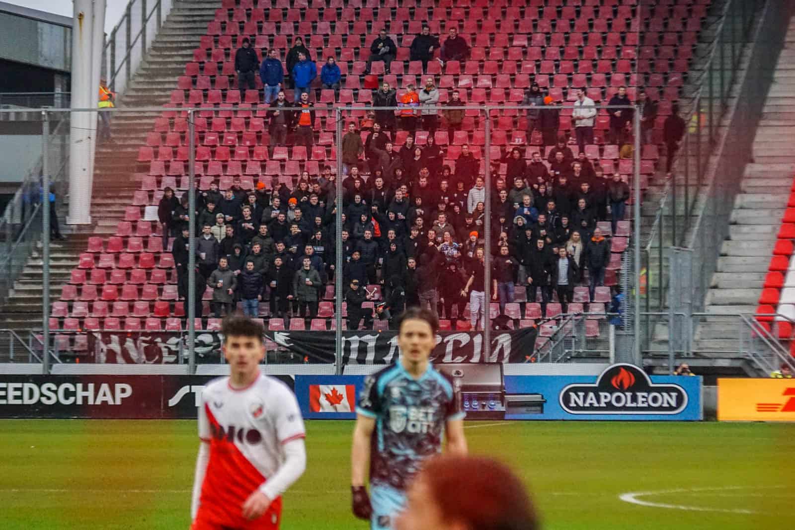Groot pyrofestijn in de Domstad: 5-jarig bestaan van Utrecht Ultras!