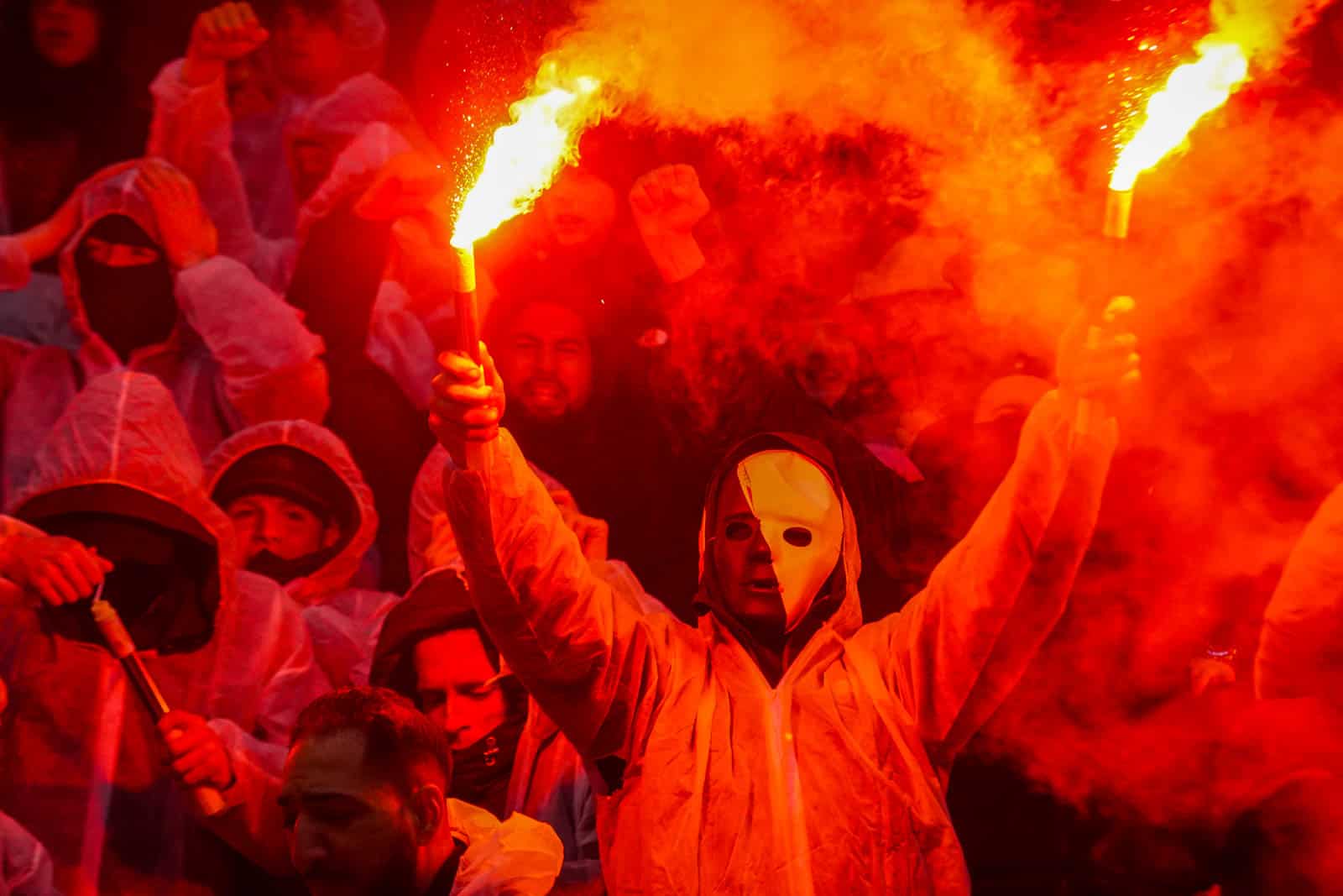 Groot pyrofestijn in de Domstad: 5-jarig bestaan van Utrecht Ultras!