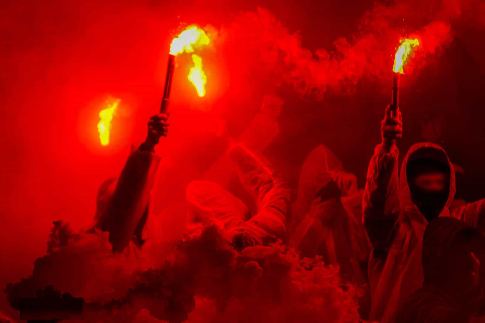 Groot pyrofestijn in de Domstad: 5-jarig bestaan van Utrecht Ultras!
