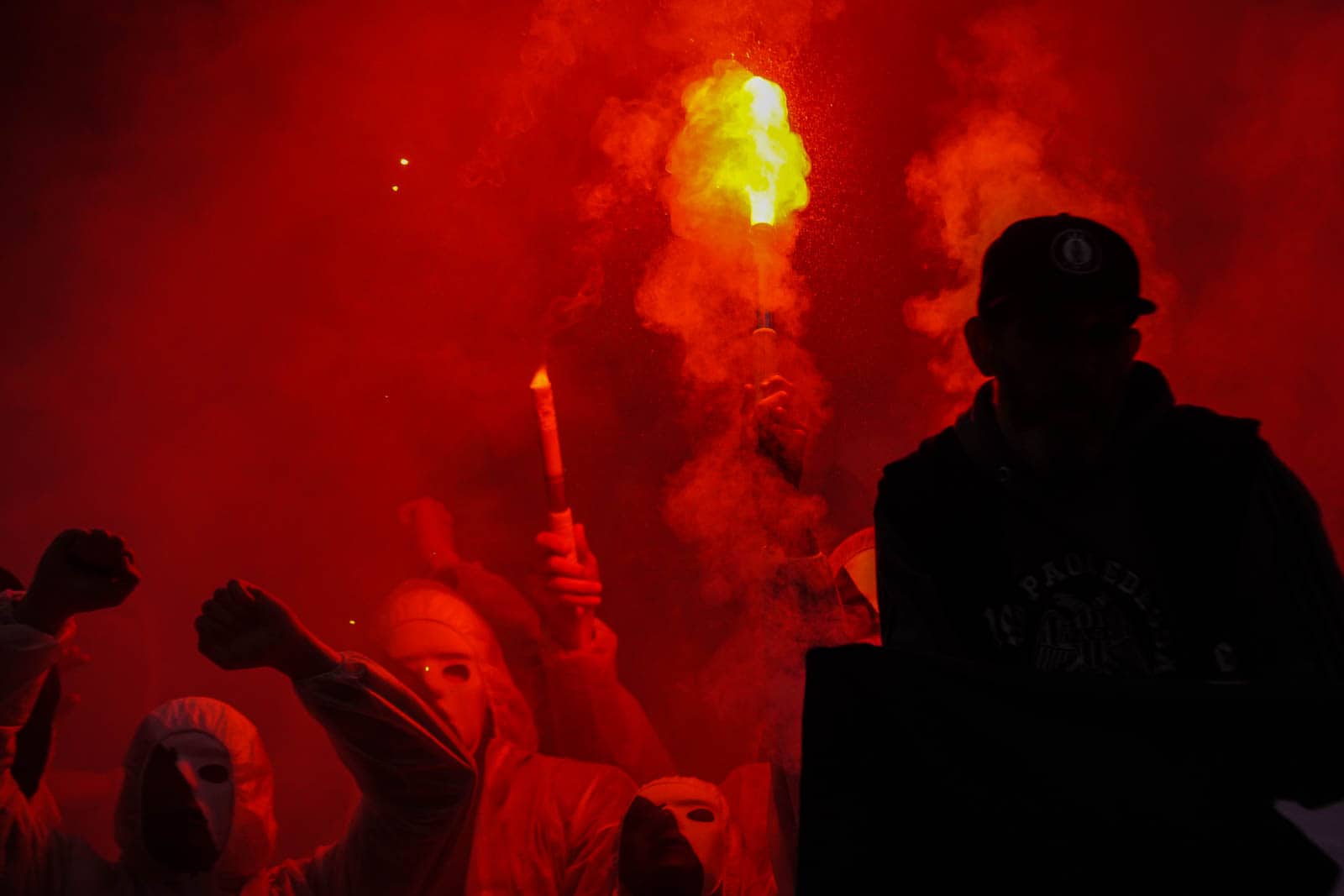 Groot pyrofestijn in de Domstad: 5-jarig bestaan van Utrecht Ultras!