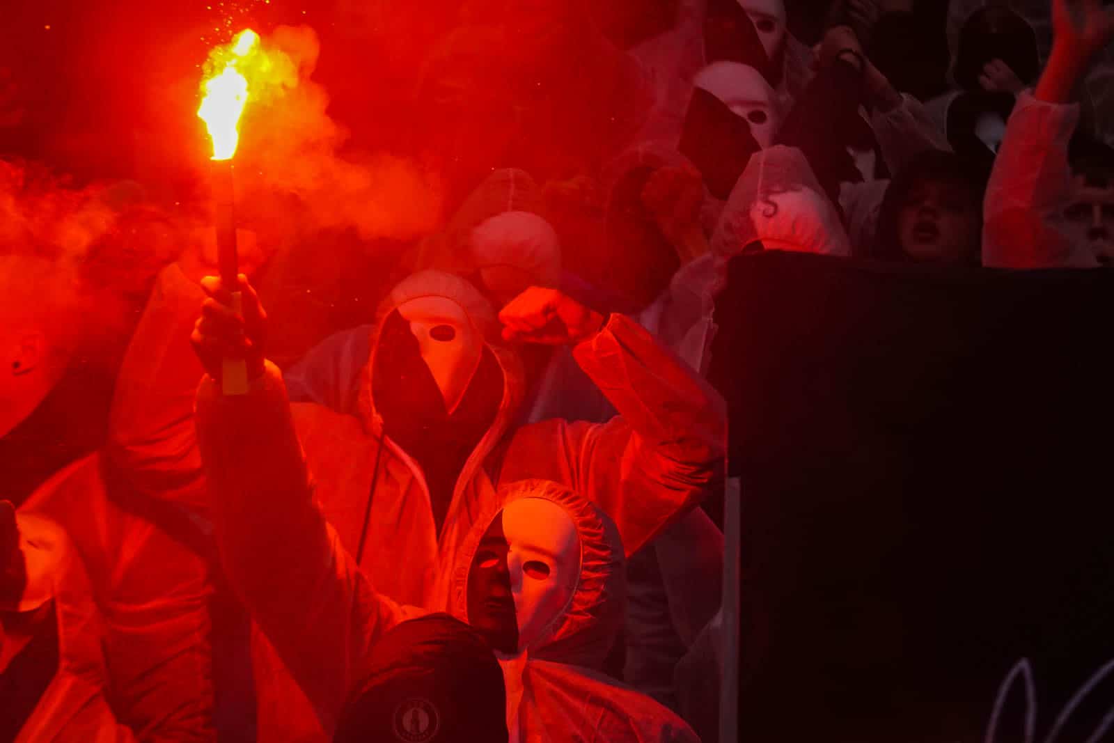 Groot pyrofestijn in de Domstad: 5-jarig bestaan van Utrecht Ultras!